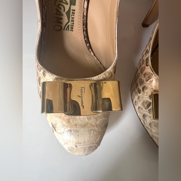 Salvatore Ferragamo Solidea Python Size 6 1/2 - Picture 3 of 11